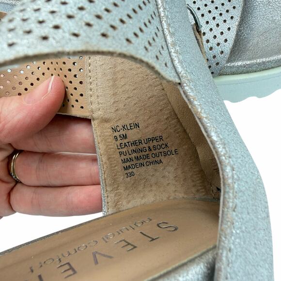 Steven Steve Madden Natural Comfort Klein Silver Leather Perforated Wedge Sandal - Picture 10 of 11